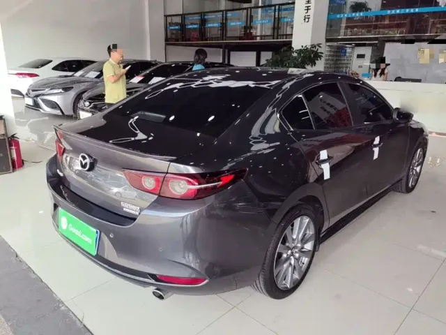Mazda Axela — Фото автомобиля 6