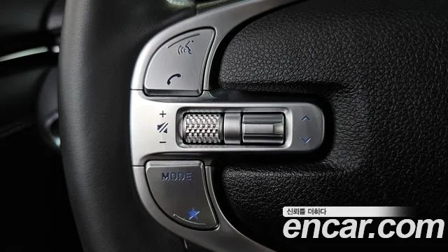 Genesis GV70 2.5T Бензин AWD — Фото автомобиля 28