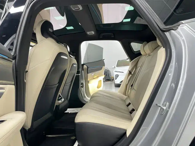 Xpeng P7 — Фото автомобиля 9