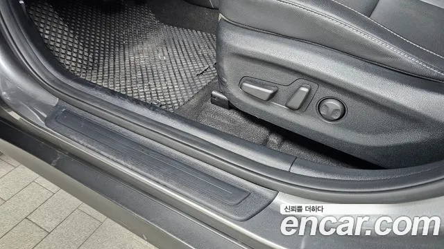 Kia Niro — Фото автомобиля 27