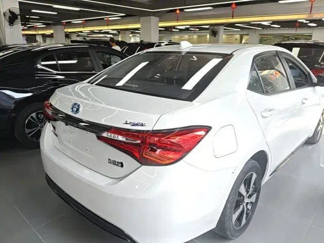 Toyota Levin Twin Engine E+ — Фото автомобиля 6