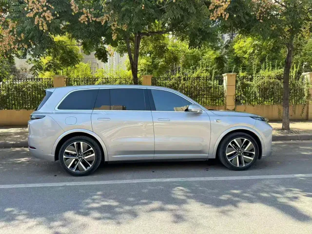 Li Auto L9 — Фото автомобиля 7