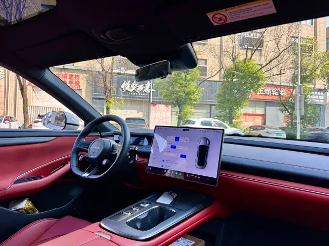 Xiaomi SU7 — Фото автомобиля 9