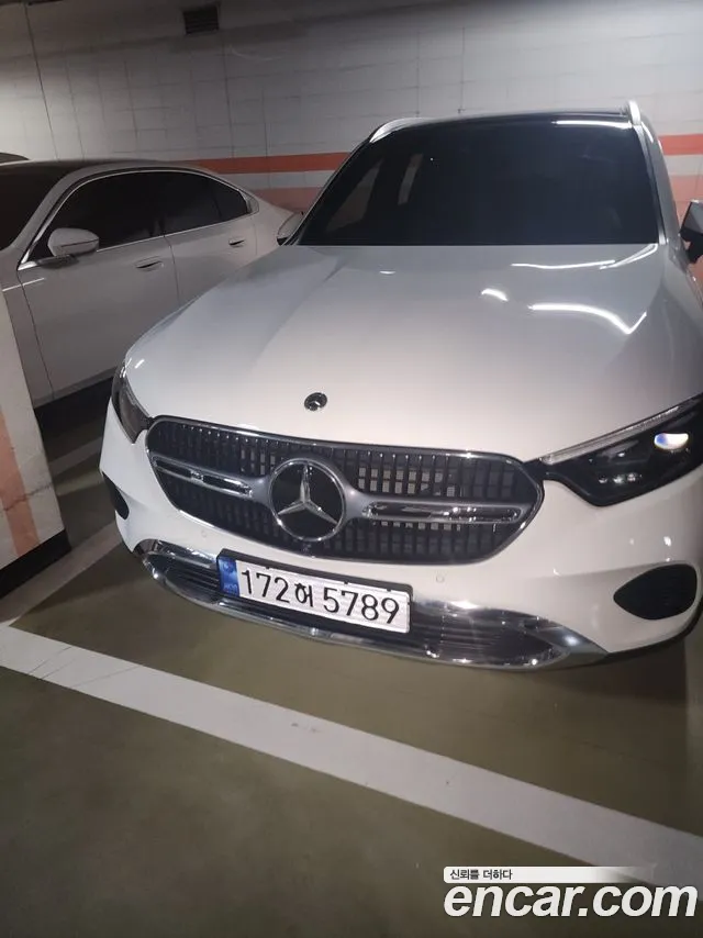 Фотография автомобиля — Mercedes-Benz GLC-Class