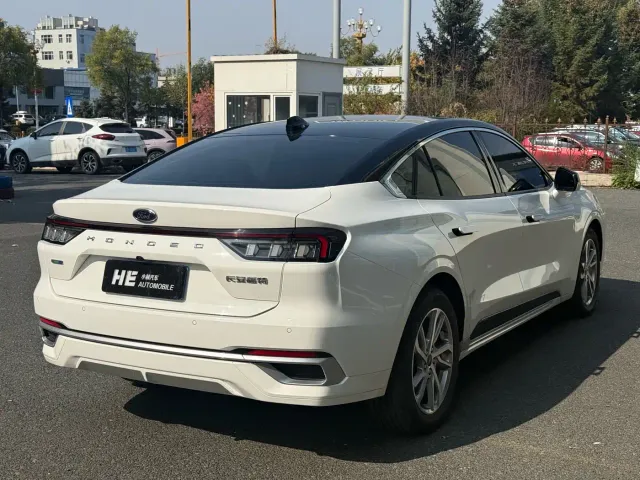 Ford Mondeo — Фото автомобиля 10