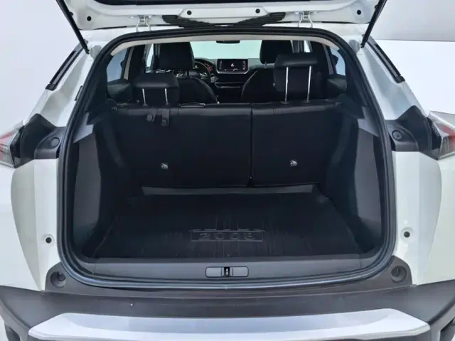 Peugeot 2008 — Фото автомобиля 4