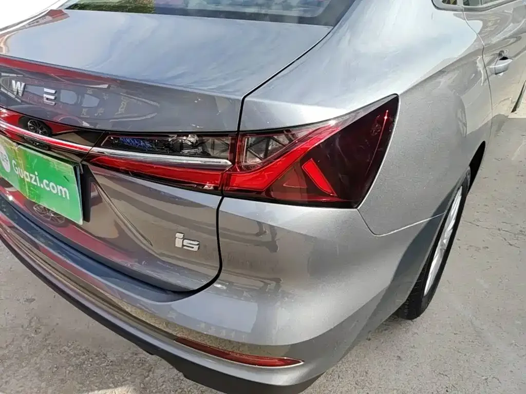 Roewe Roewe i5 2023 1.5L Manual Comfort Edition — Фото автомобиля 7