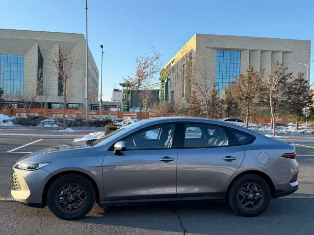 BYD Qin PLUS — Фото автомобиля 3