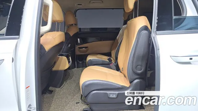 Kia Carnival 4th Gen — Фото автомобиля 12
