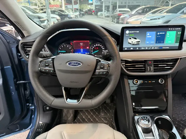 Ford Escape — Фото автомобиля 14