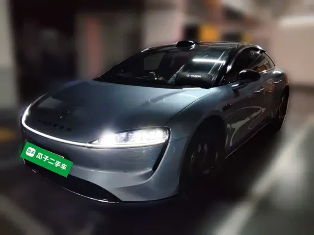 Фотография автомобиля — Luxeed S7