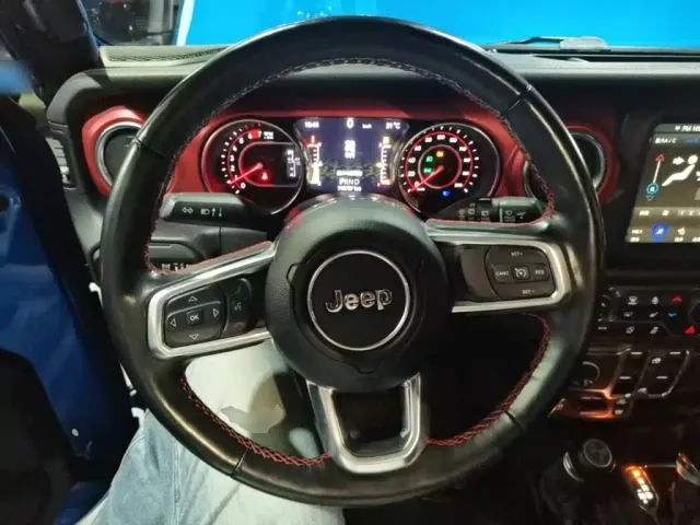 Jeep Wrangler — Фото автомобиля 10
