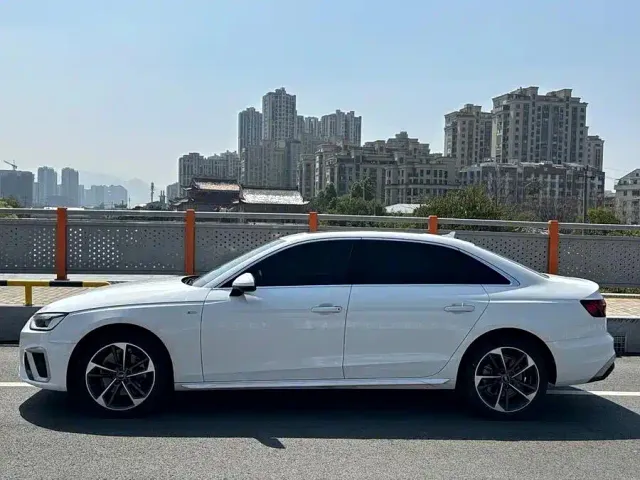 Audi A4L — Фото автомобиля 10