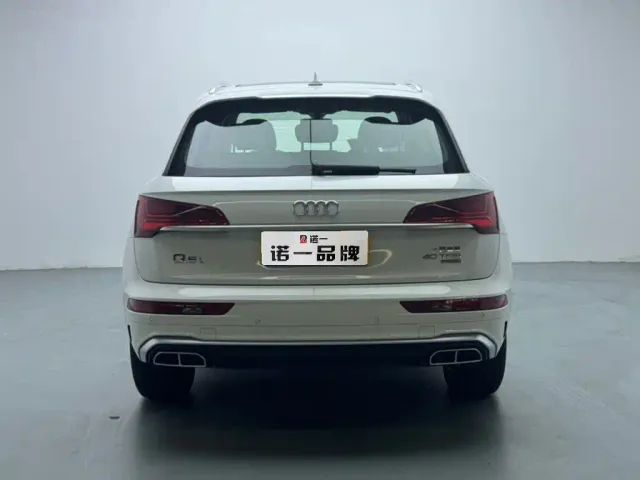 Audi Q5L — Фото автомобиля 5