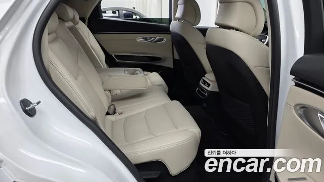 Genesis GV70 — Фото автомобиля 17
