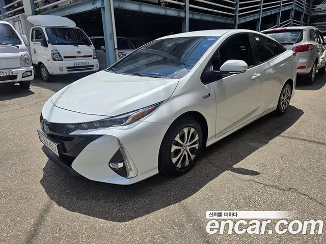 Toyota Prius — Фото автомобиля 2