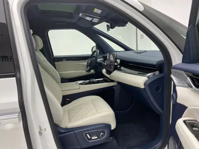 ZEEKR Zeekr 009 2024 7-Seat Aisle AWD Version 108kWh — Фото автомобиля 18