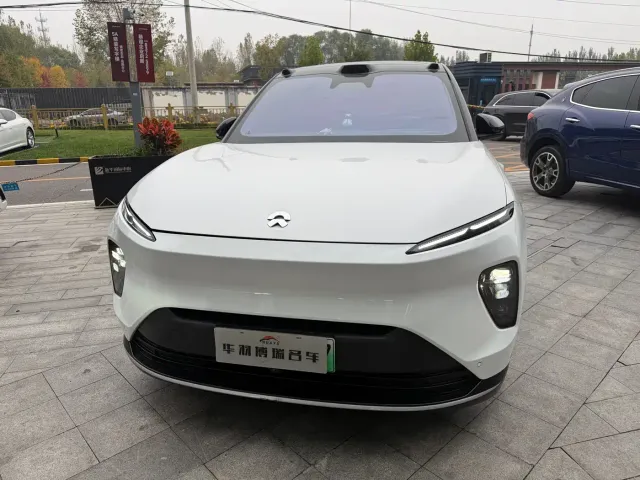 Nio ES8 — Фото автомобиля 2