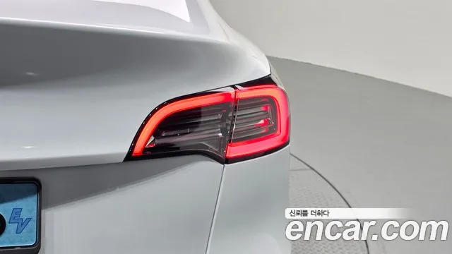 Tesla Model Y — Фото автомобиля 7