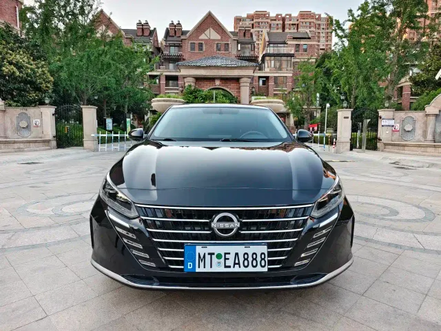Nissan Teana — Фото автомобиля 3
