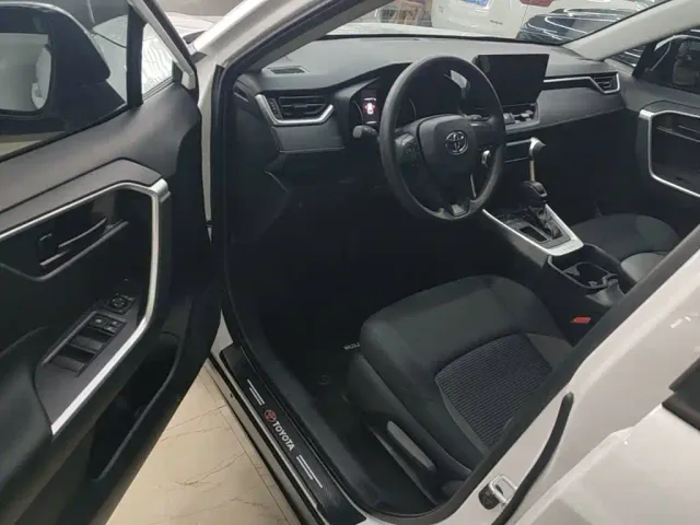 Toyota Wildlander — Фото автомобиля 15