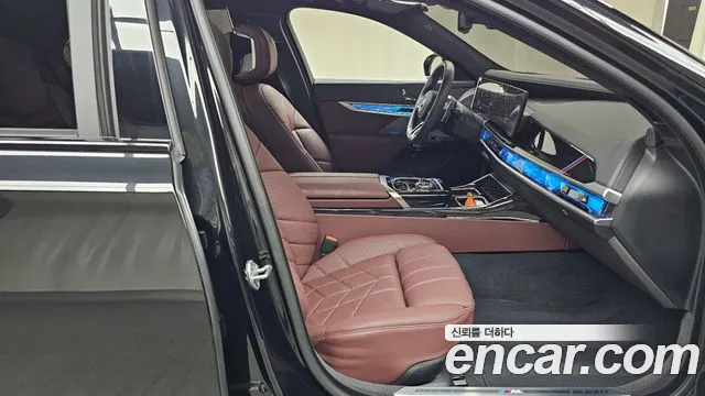 BMW 7-Series — Фото автомобиля 3
