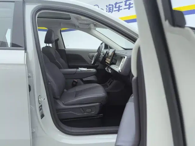 Leapmotor B10 — Фото автомобиля 8