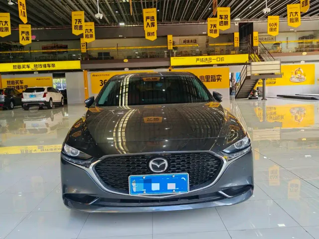 Mazda Axela — Фото автомобиля 2