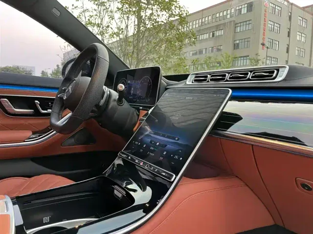 Mercedes-Benz S-Class — Фото автомобиля 25