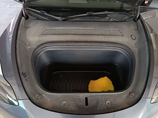 Tesla Model Y — Фото автомобиля 19