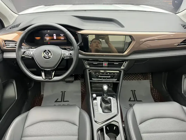 Volkswagen Tharu — Фото автомобиля 9