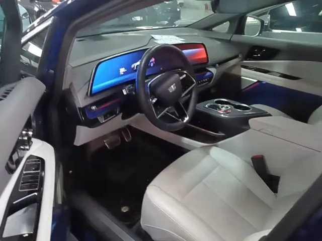 Cadillac Optiq — Фото автомобиля 15