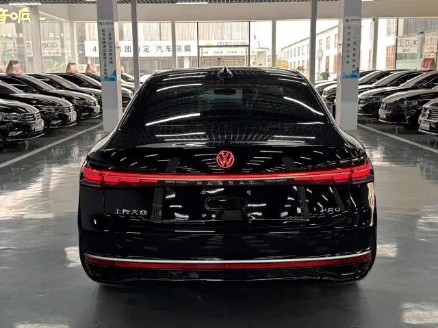 Volkswagen Passat — Фото автомобиля 8