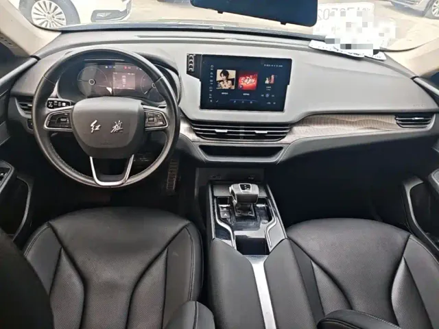 Hongqi E-QM5 — Фото автомобиля 5