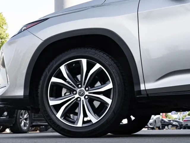 Lexus RX — Фото автомобиля 8