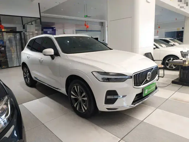 Volvo XC60 — Фото автомобиля 3