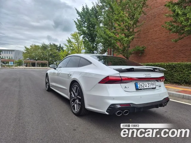 Audi A7 4K — Фото автомобиля 19