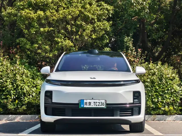 Li Auto L7 — Фото автомобиля 2