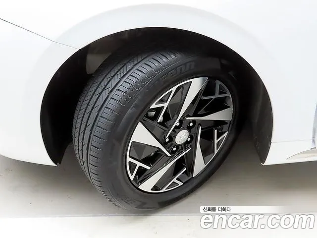 Hyundai Grandeur (New) Hybrid — Фото автомобиля 19