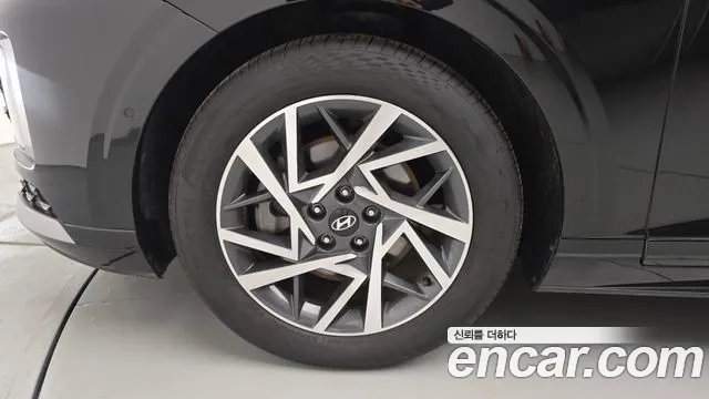 Hyundai Grandeur Grandeur (GN7) 2.5 Бензин 2WD — Фото автомобиля 3