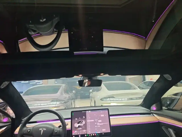 Tesla Model 3 — Фото автомобиля 17