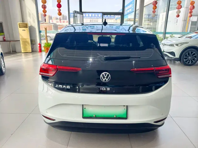 Volkswagen ID.3 — Фото автомобиля 10