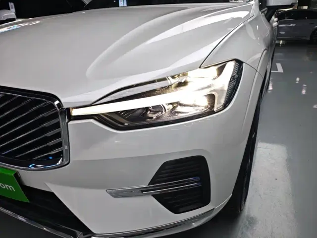 Volvo XC60 — Фото автомобиля 23