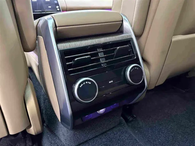 Land Rover Range Rover — Фото автомобиля 21
