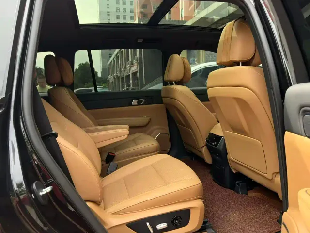 Li Auto ONE — Фото автомобиля 5