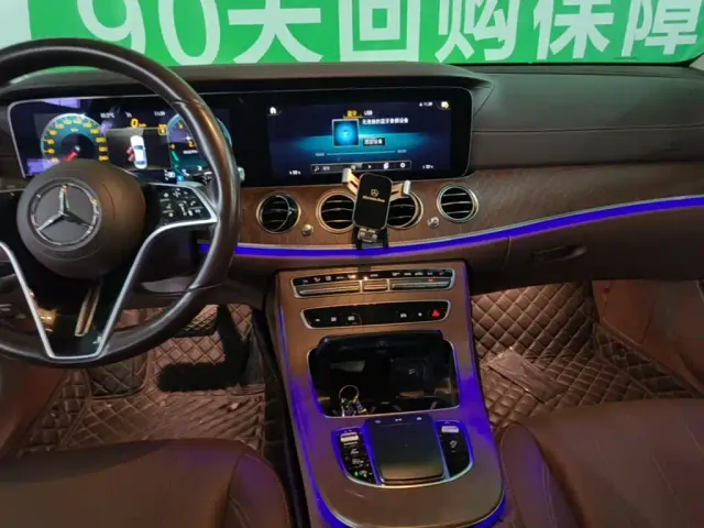 Mercedes-Benz E-Class — Фото автомобиля 12