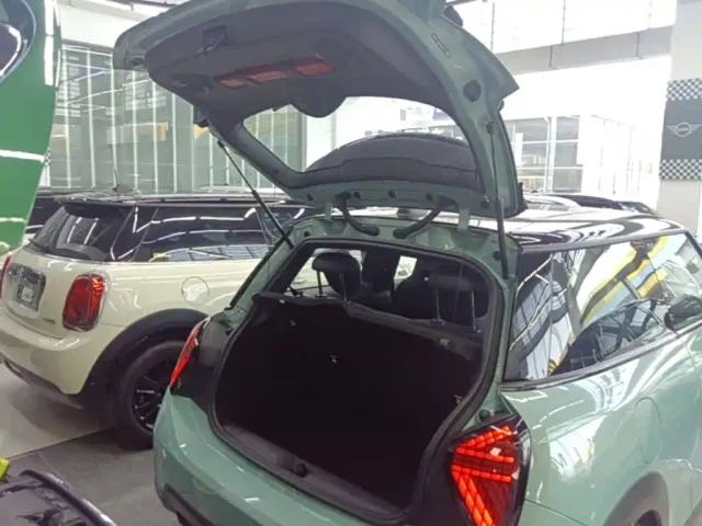 MINI Hatch — Фото автомобиля 18