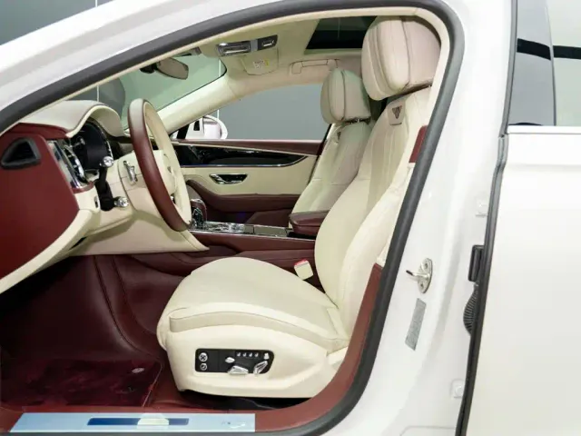 Bentley Flying Spur — Фото автомобиля 9