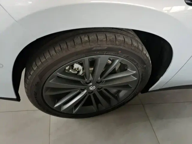 Leapmotor C16 — Фото автомобиля 22