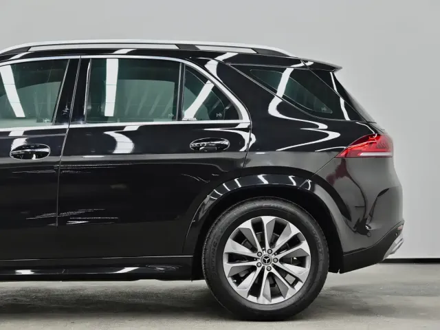 Mercedes-Benz GLE-Class — Фото автомобиля 23